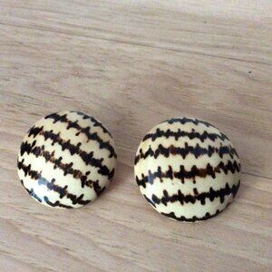 Vintage chunky pierced earrings